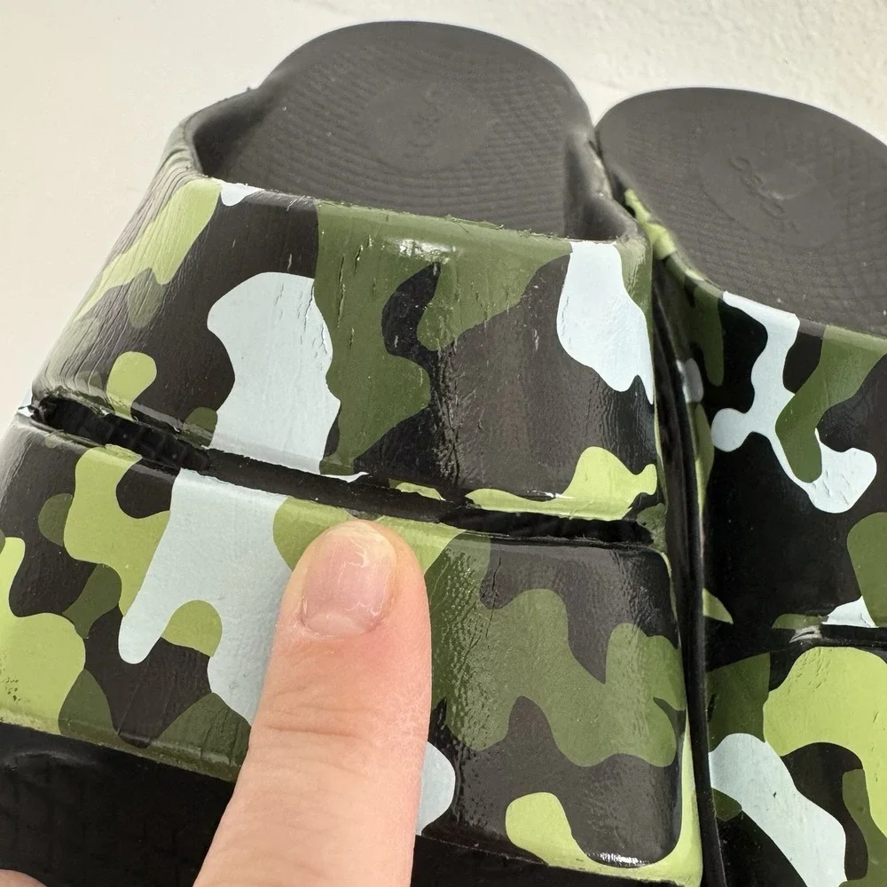 Oofos Ooaah Jungle Camo Comfort Recovery Sandals‎ Mens Size 7 Womens 8